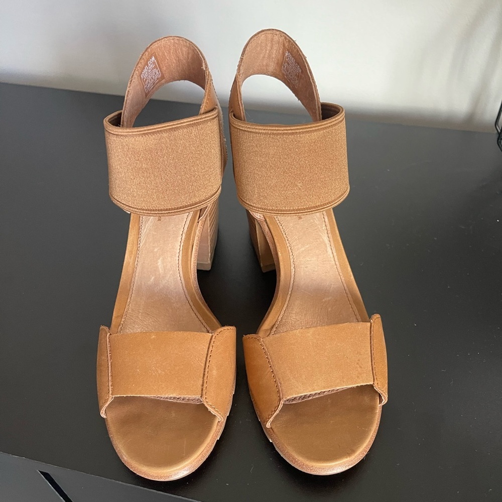Brand new Sorel Nadia Sandals